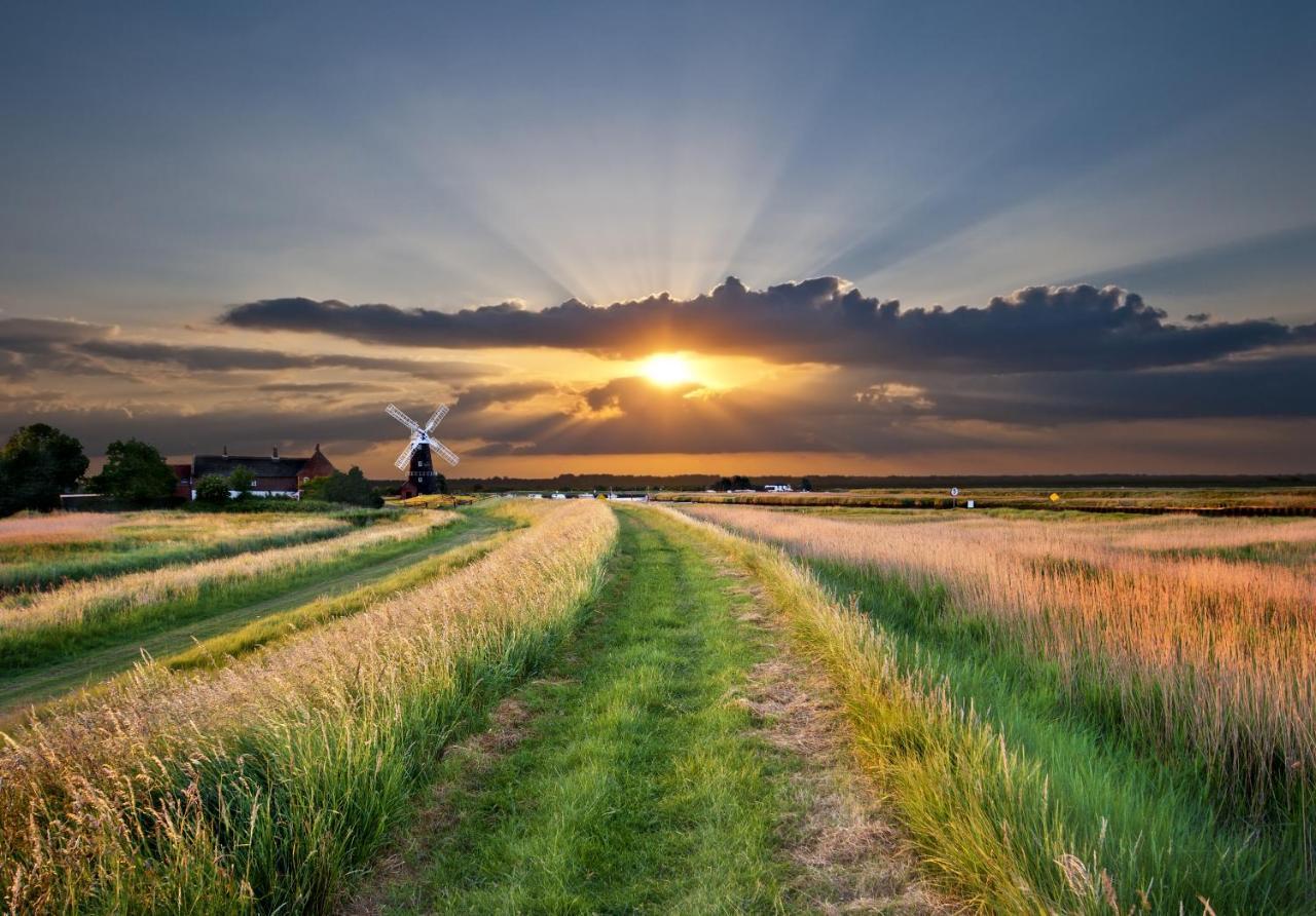 Superb Stokesby Barn Apartment - Norfolk Broads & Norwich מראה חיצוני תמונה
